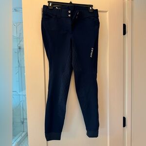 Ariat riding pants, 24R, lightweight in excellent condition. Mesh around calf